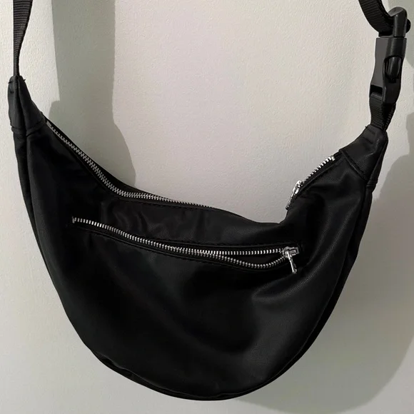 Fabletics Black Crossbody Bag - Picture 4 of 5